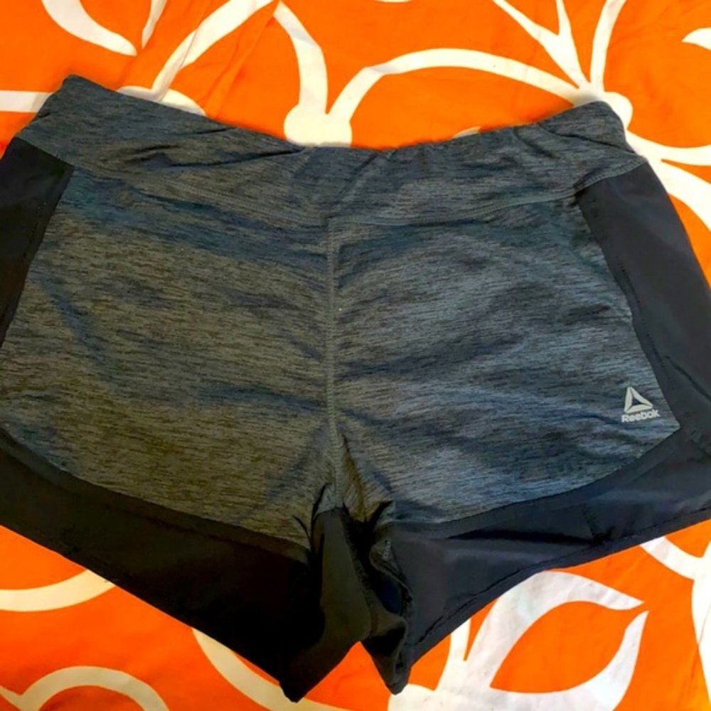 Reebok XL jogging shorts w/liner